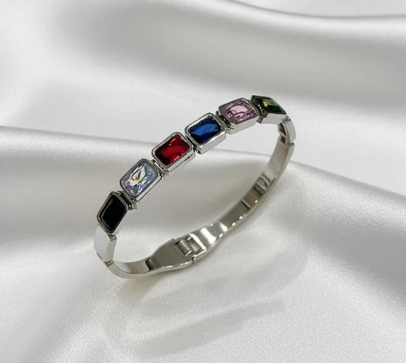 Rainbow Gem Luxe Bangle /سوار أنيق مزين بأحجار كريمة ملونة